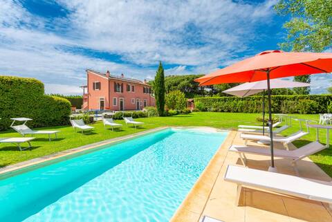 Villa Rossa Large Private Pool, WiFi