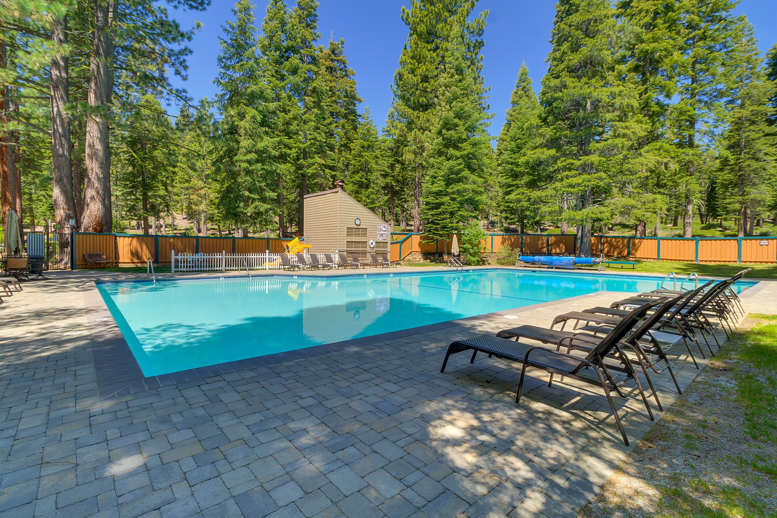 Carnelian Woods Townhome with Stone Fireplace - Photo 13