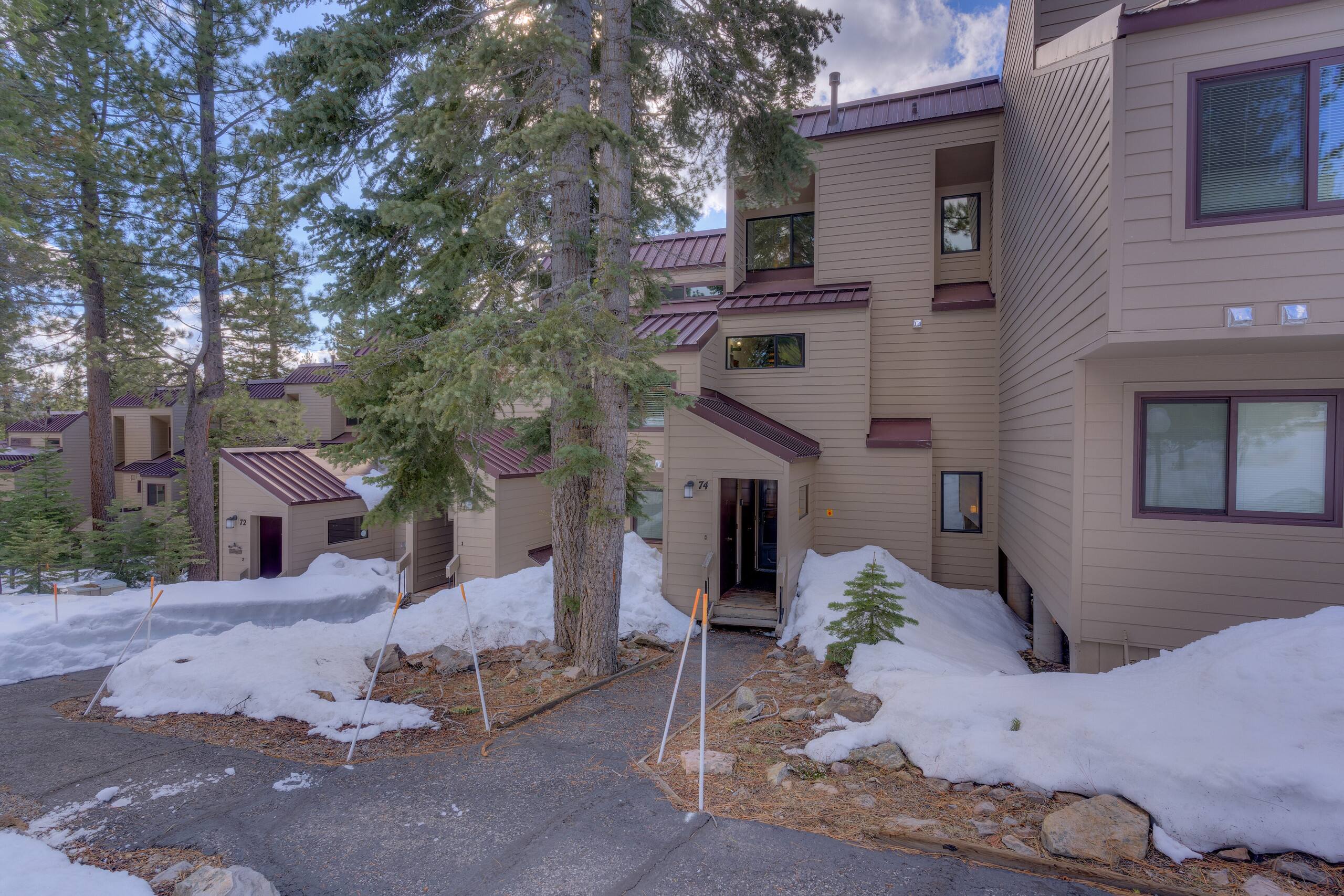 Carnelian Woods Townhome with Stone Fireplace - Photo 12