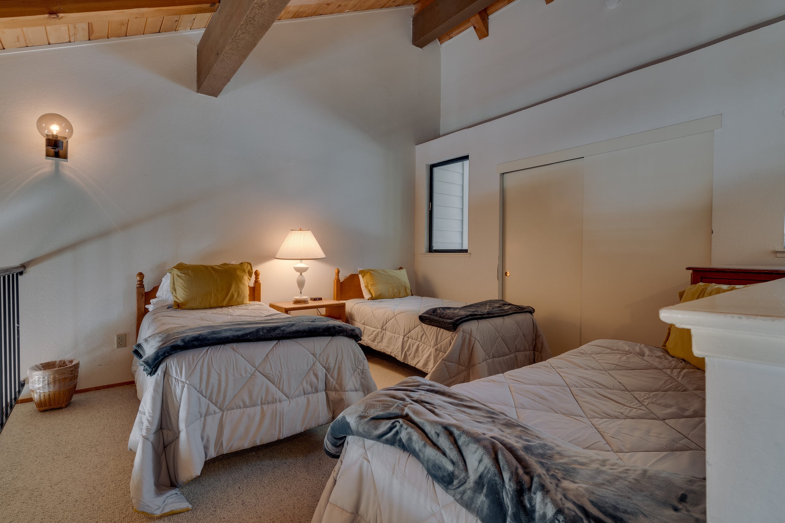 Carnelian Woods Townhome with Stone Fireplace - Photo 11