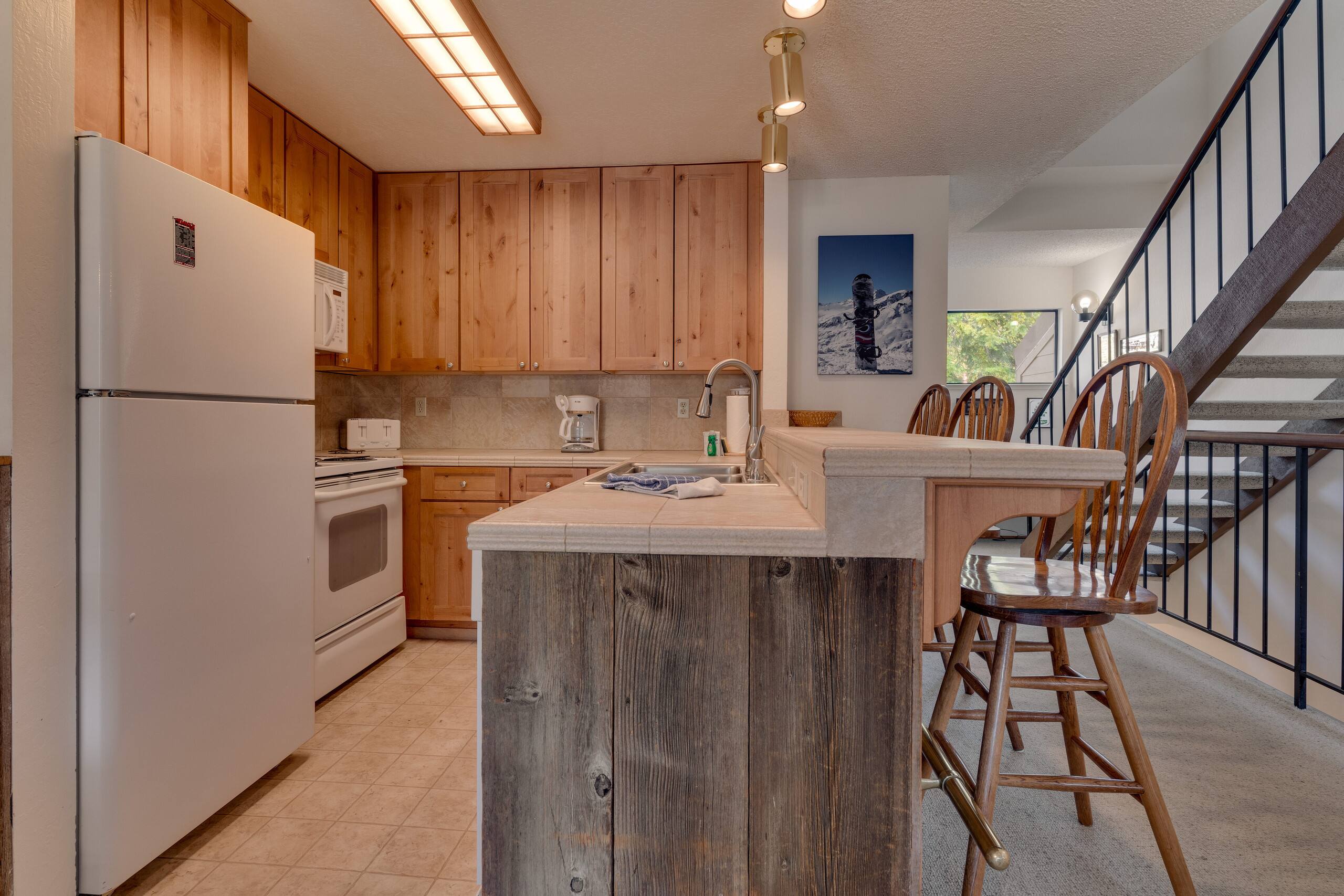Carnelian Woods Townhome with Stone Fireplace - Photo 5