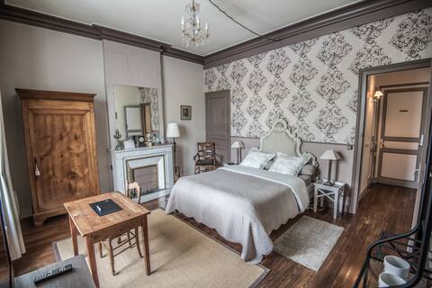 Cafe creme double room