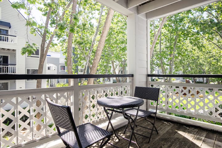 Blueground | Downtown Mountain View, pool, gym gallery image 4