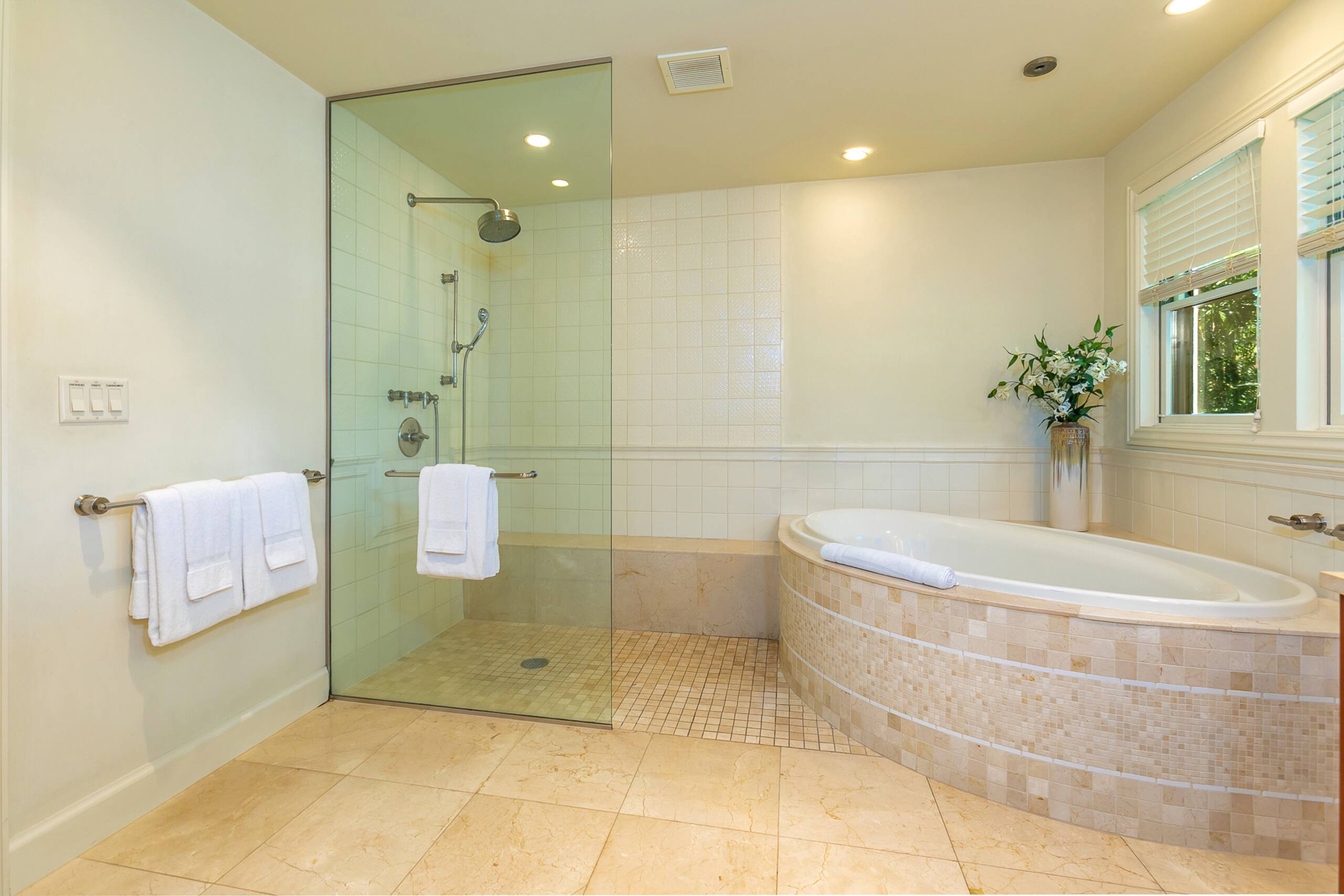 Townhouse in Kihei · ★4.91 · 3 bedrooms · 4 beds · 3.5 baths - Image 35