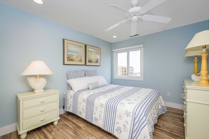 ห้องนอนเตียงควีนไซส์