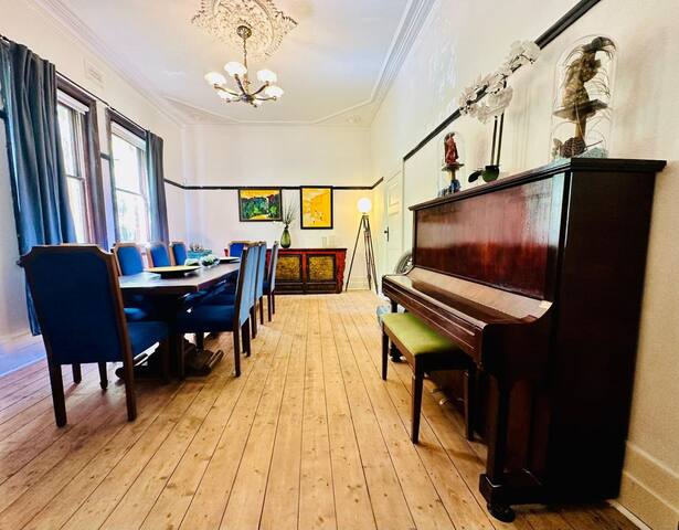 Elwood Eclectic Gem Walk to St Kilda beach gallery image 2