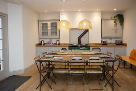 Milestone Celebration House –5 BR, Sleeps 16