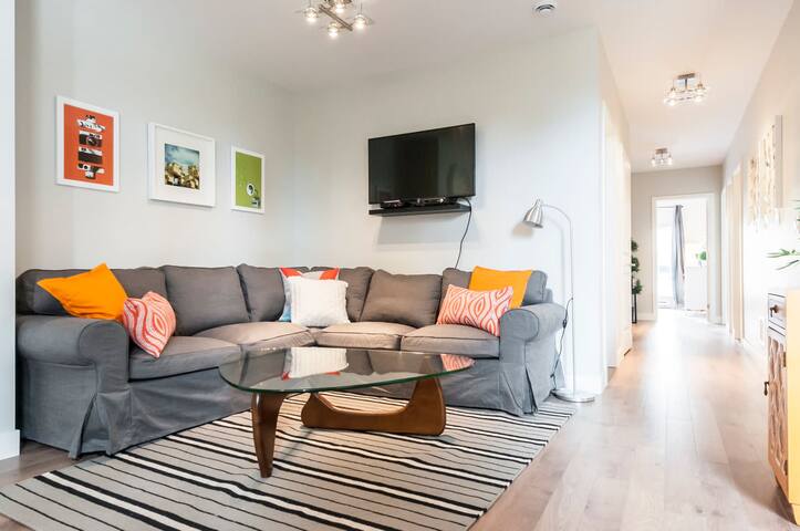 Le Lounge Spacious Apartment in Heart of the gallery image 3