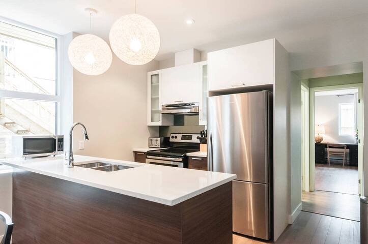 Le Lounge Spacious Apartment in Heart of the gallery image 5