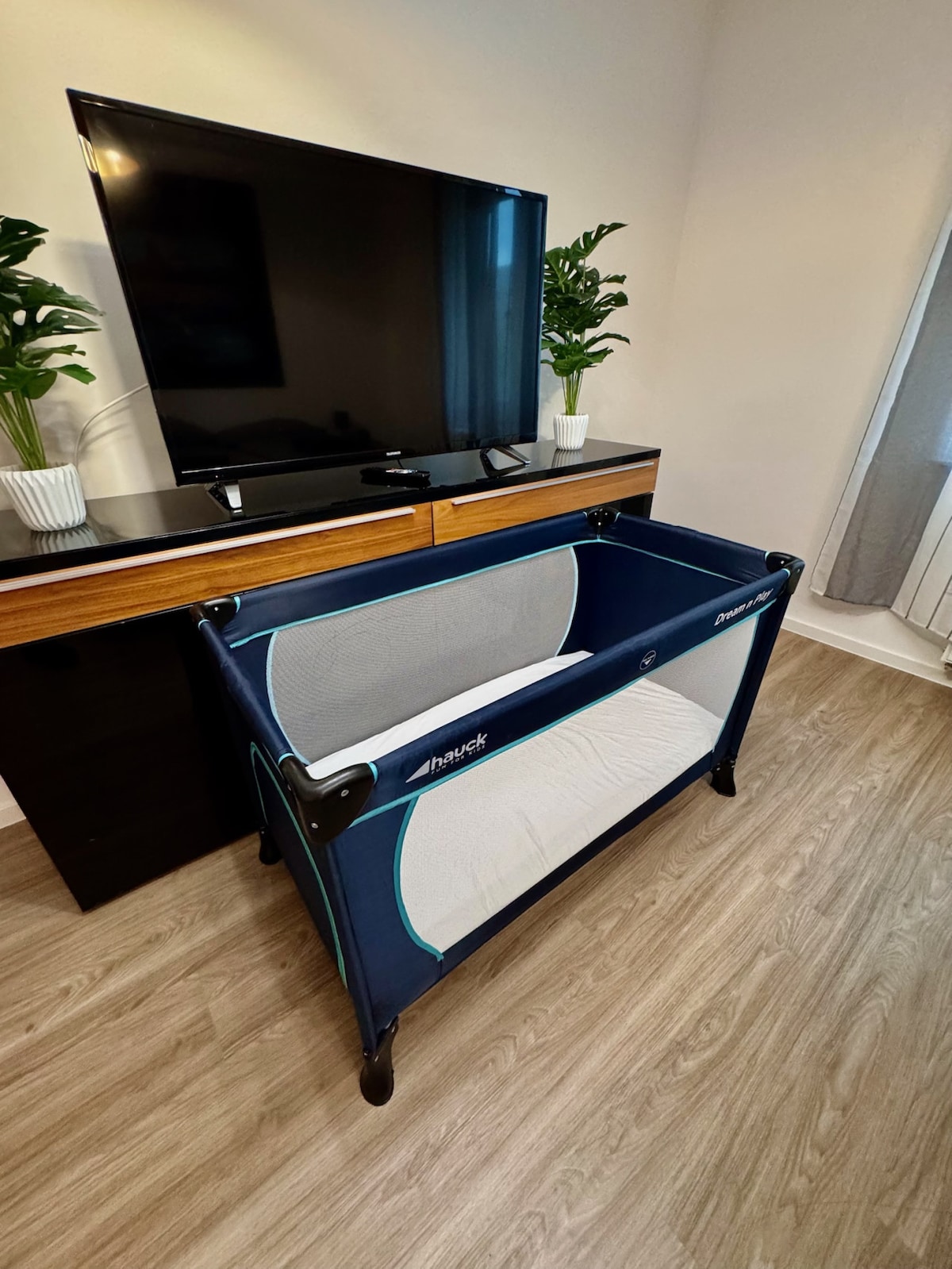 Apartment next to Porsche for lovers of technology and sound