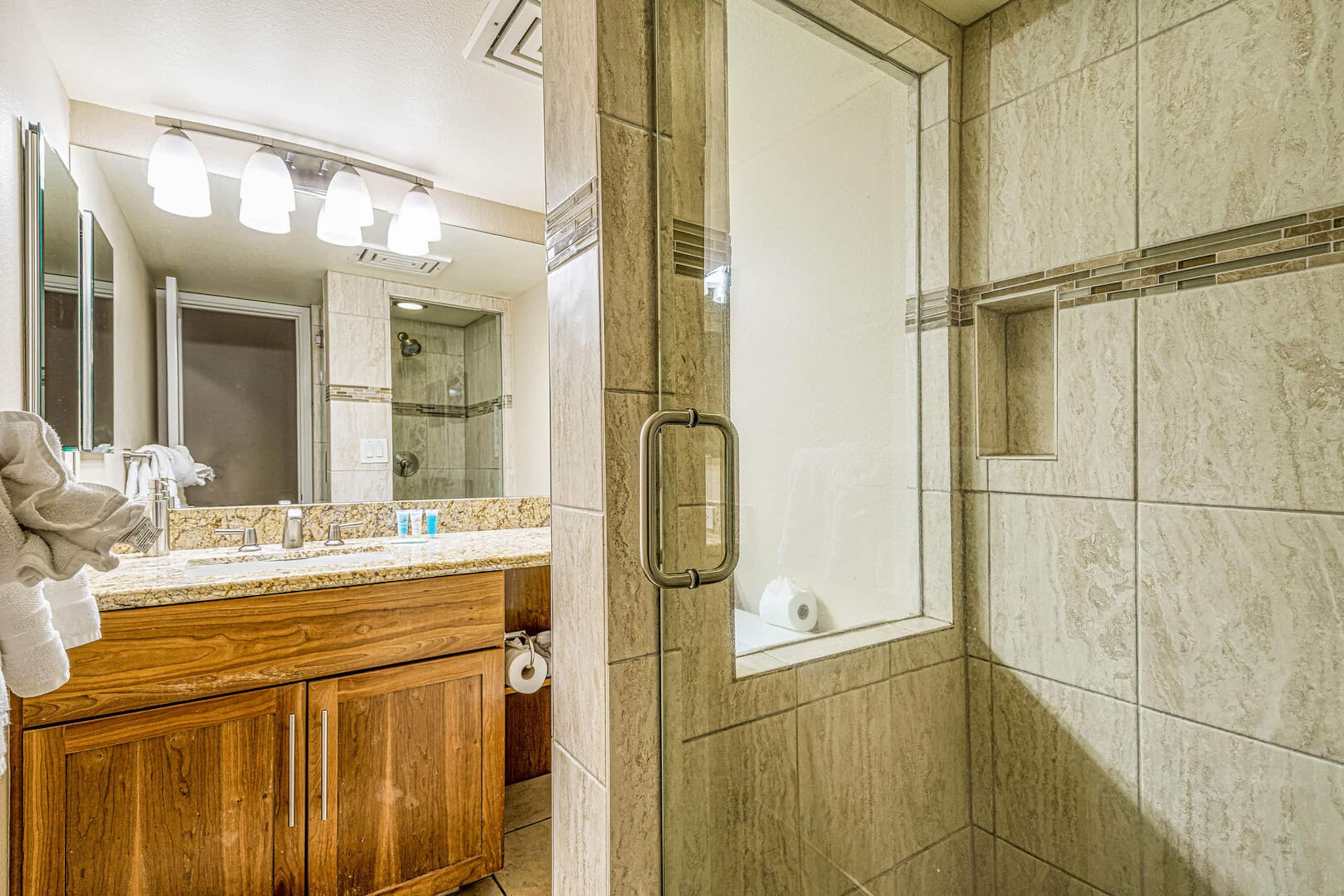 Condo in Kihei · ★5.0 · 1 bedroom · 2 beds · 2 private baths - Image 15