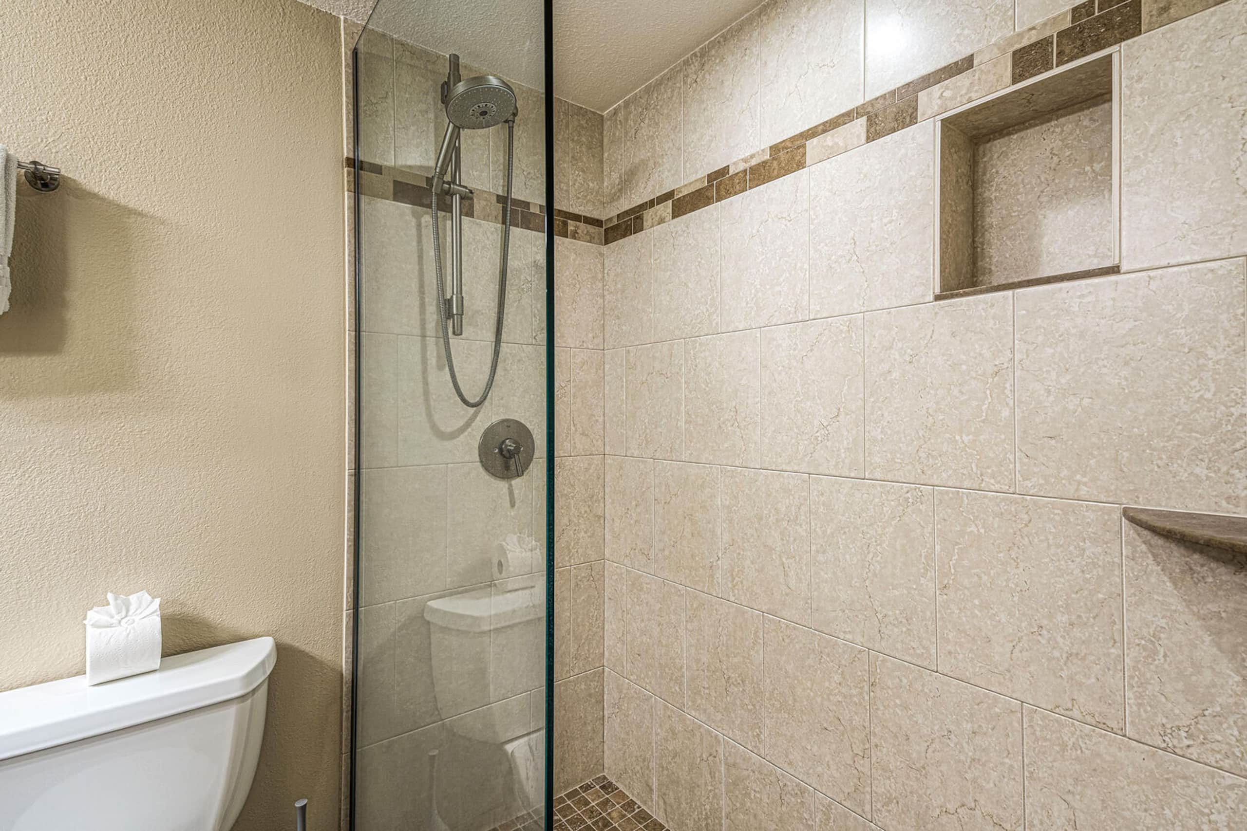 Condo in Kihei · ★5.0 · 1 bedroom · 2 beds · 2 private baths - Image 21