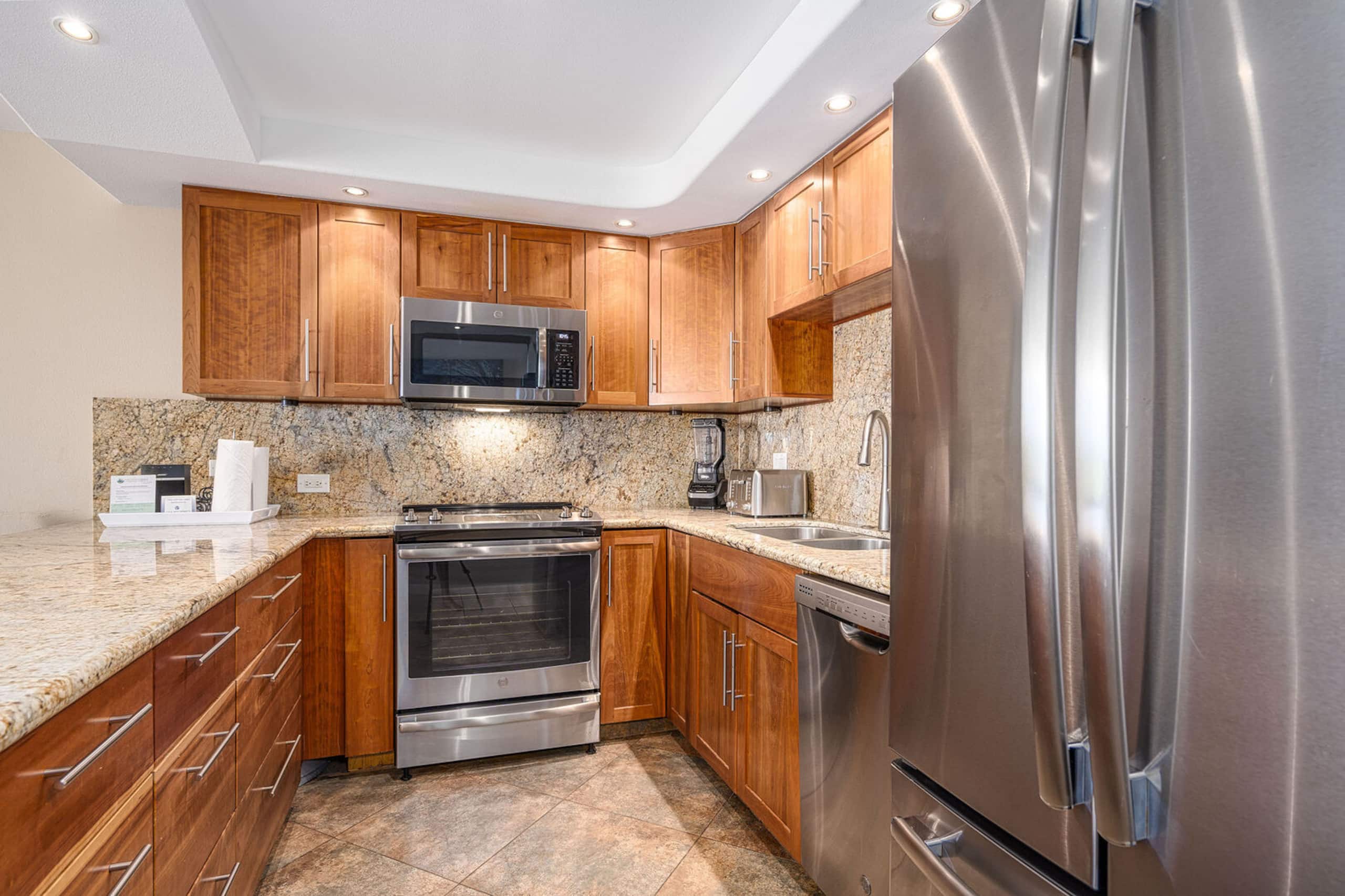 Condo in Kihei · ★5.0 · 1 bedroom · 2 beds · 2 private baths - Image 12