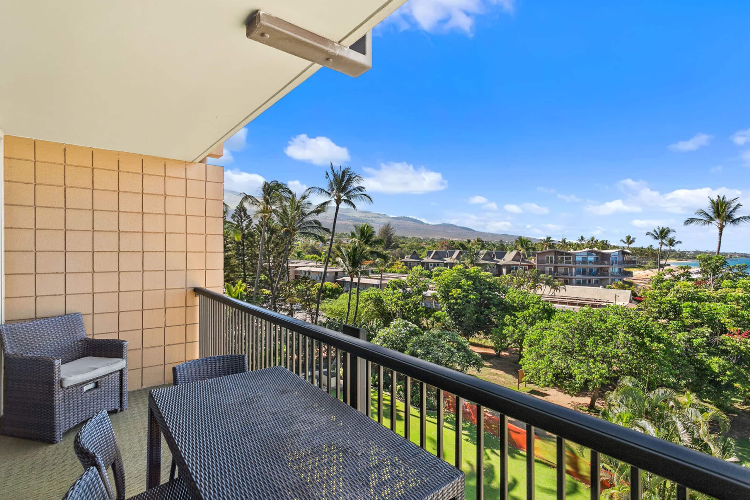 Condo in Kihei · ★4.92 · 2 bedrooms · 2 beds · 2 baths - Image 8