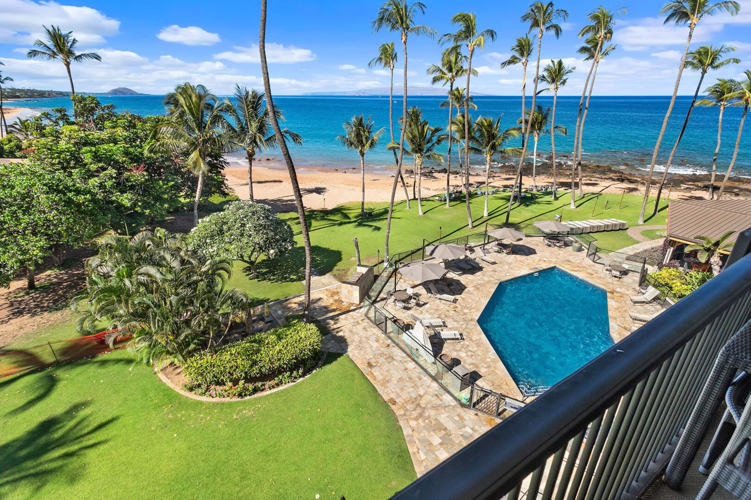 Condo in Kihei · ★4.92 · 2 bedrooms · 2 beds · 2 baths - Image 11