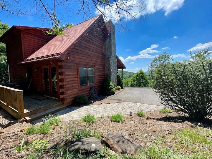 Sunrise Sensation - Great Views, Hot Tub, Gameroom, Close To Town, Wifi, Covered Porch - West Jefferson, NC