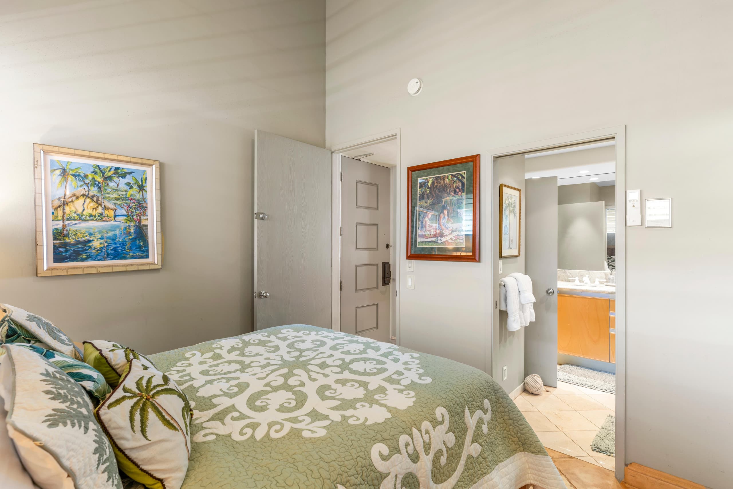 Condo in Lahaina · ★4.7 · 3 bedrooms · 4 beds · 2 baths - Image 28