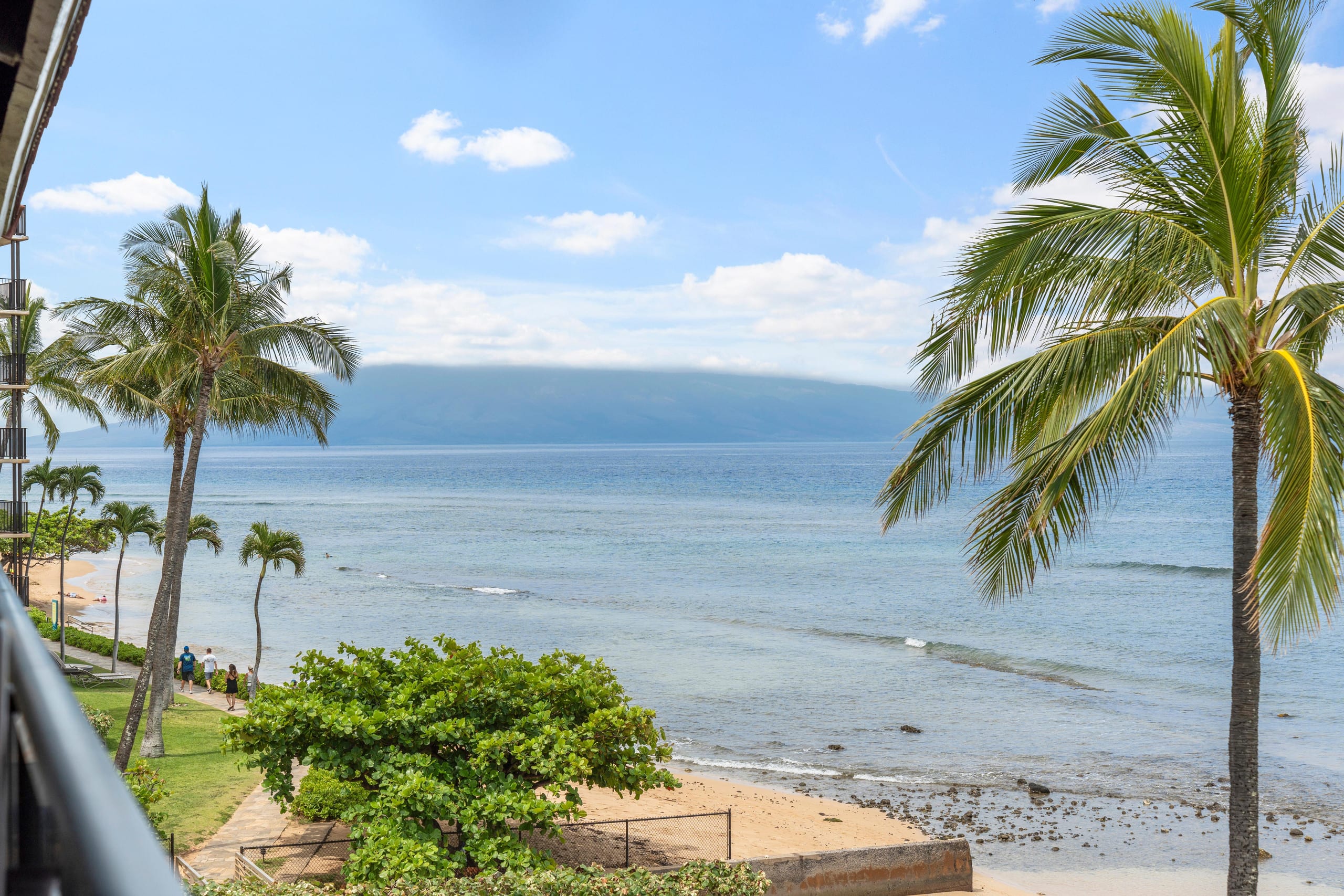 Condo in Lahaina · ★4.7 · 3 bedrooms · 4 beds · 2 baths - Image 45