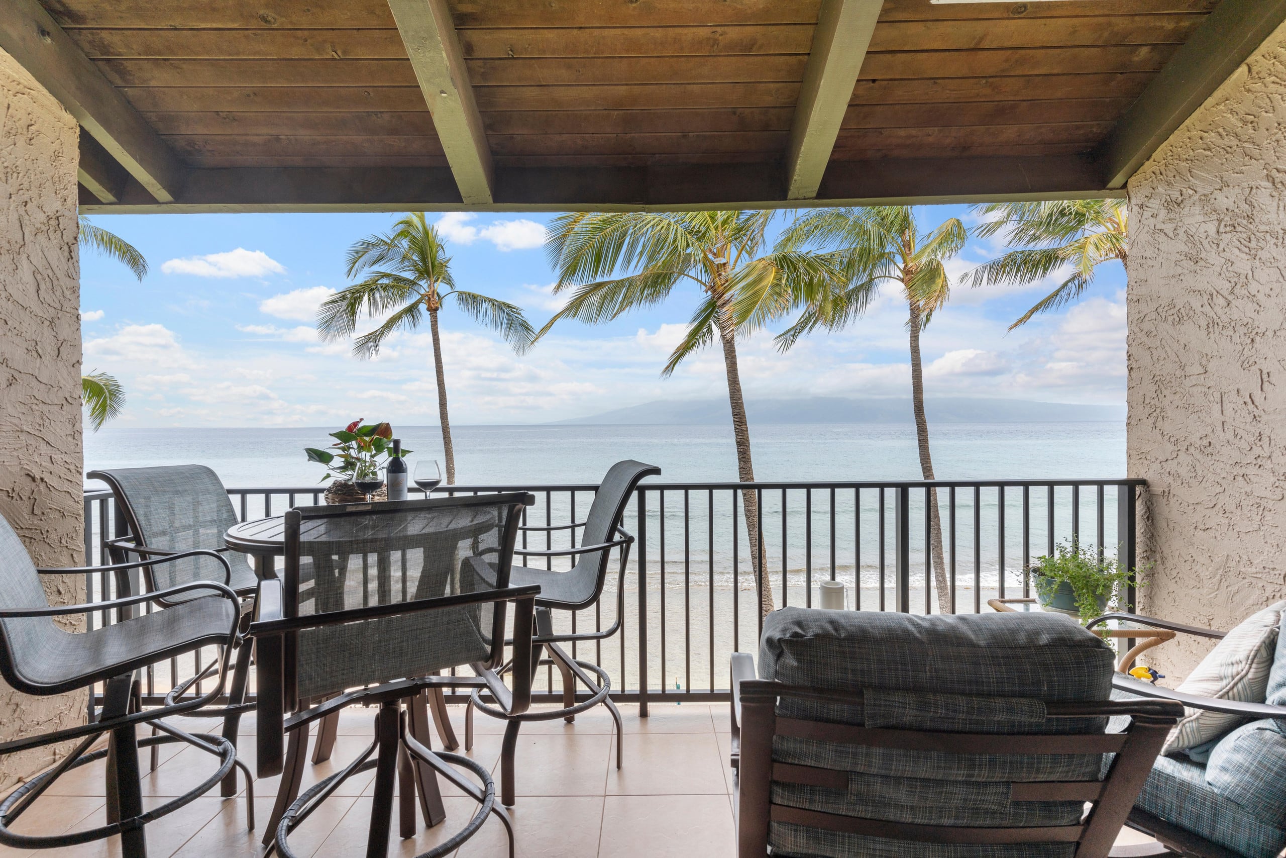 Condo in Lahaina · ★4.7 · 3 bedrooms · 4 beds · 2 baths - Image 37