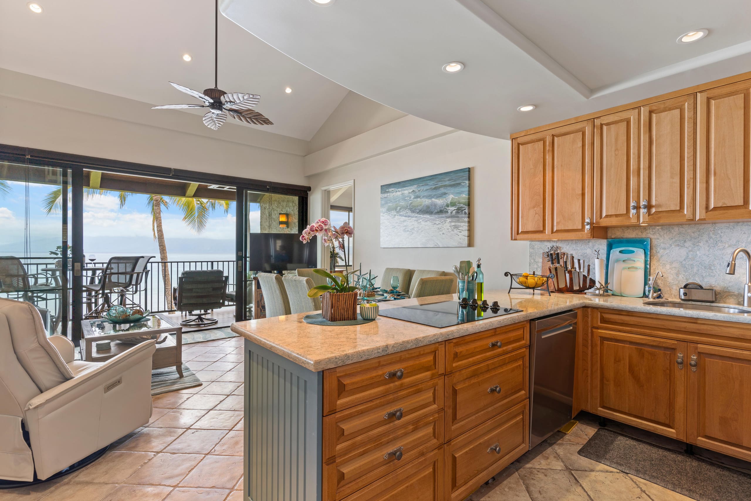 Condo in Lahaina · ★4.7 · 3 bedrooms · 4 beds · 2 baths - Image 3