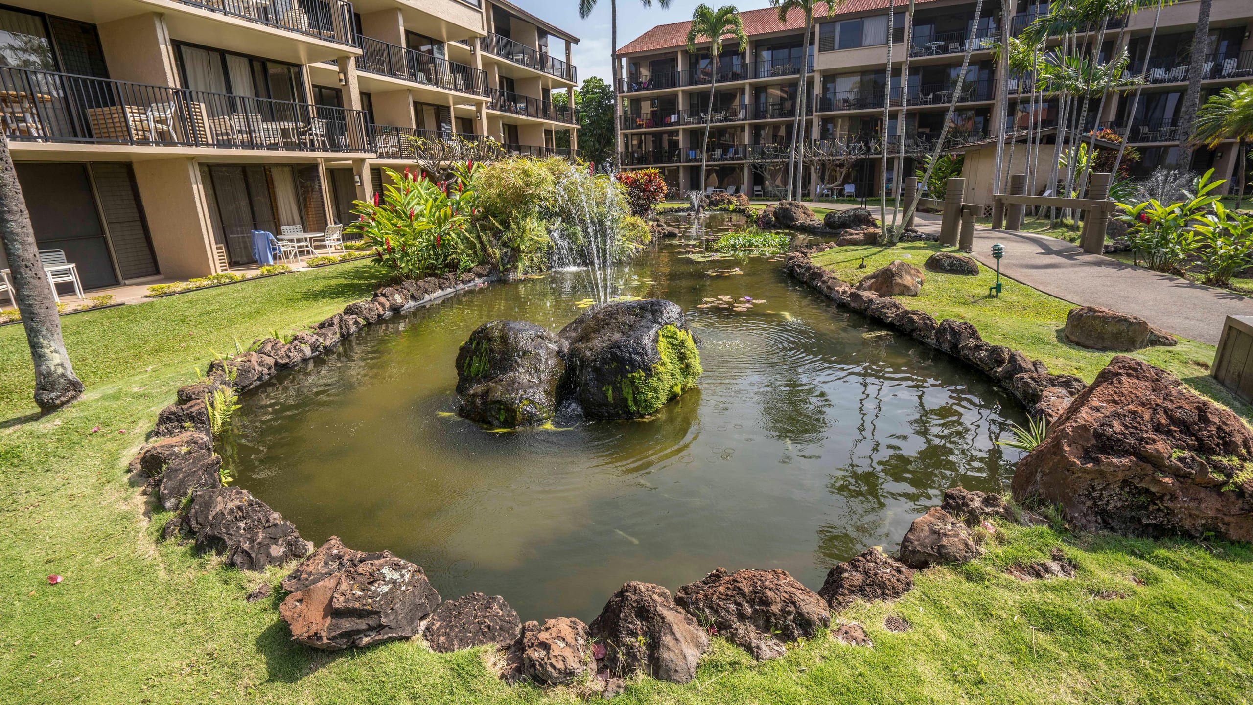 Condo in Lahaina · ★4.7 · 3 bedrooms · 4 beds · 2 baths - Image 14