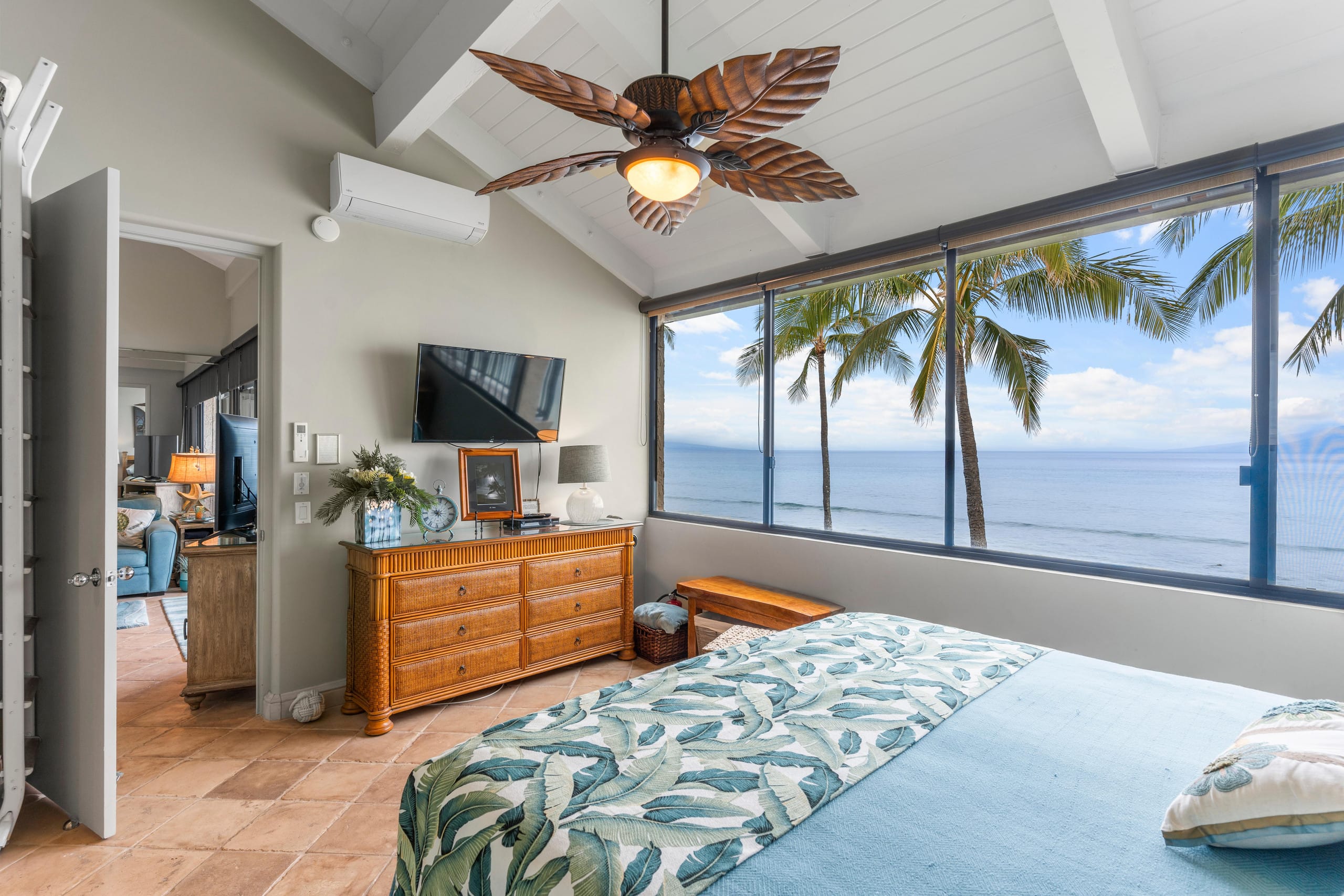 Condo in Lahaina · ★4.7 · 3 bedrooms · 4 beds · 2 baths - Image 12