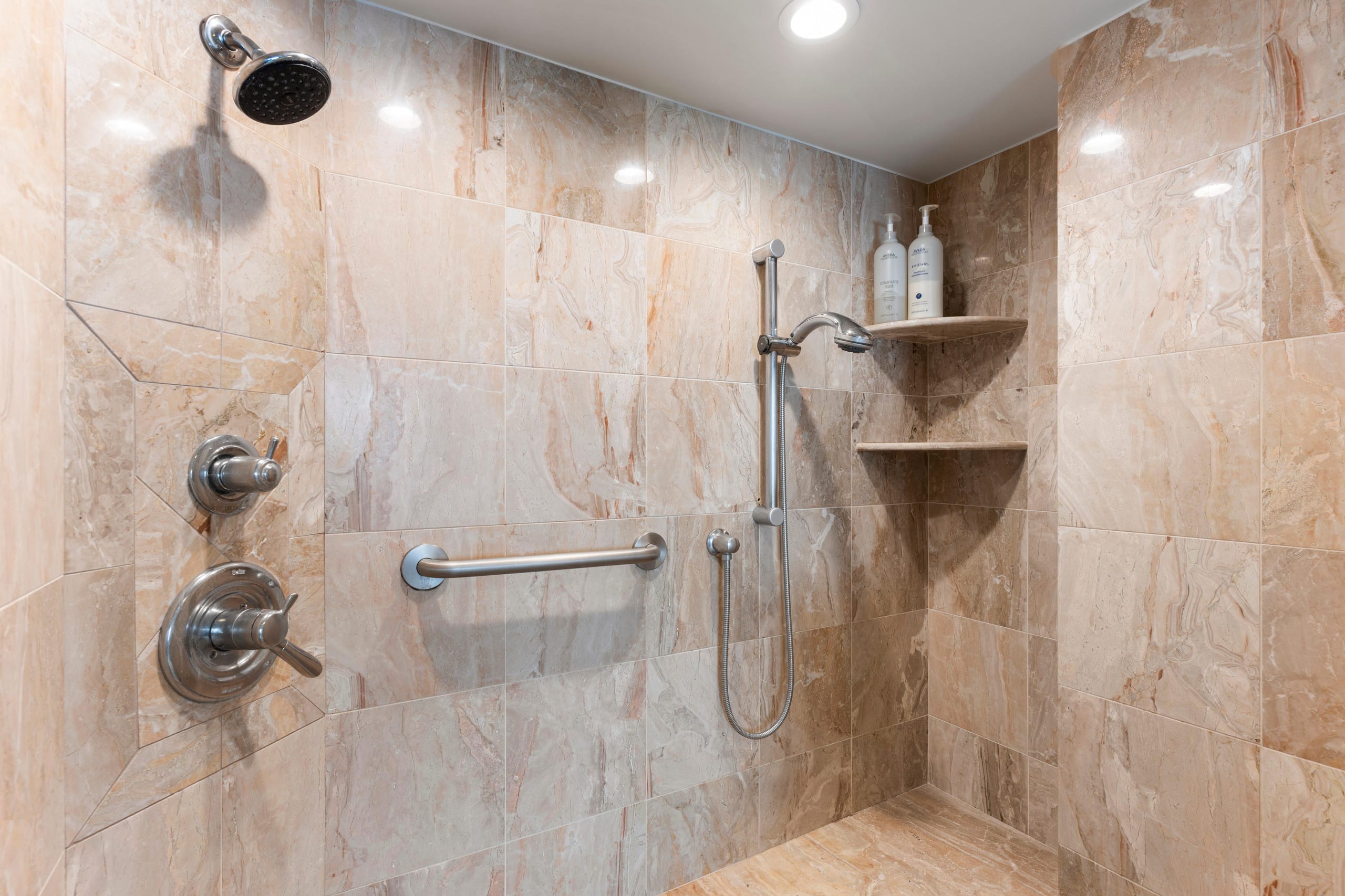 Condo in Lahaina · ★4.7 · 3 bedrooms · 4 beds · 2 baths - Image 26