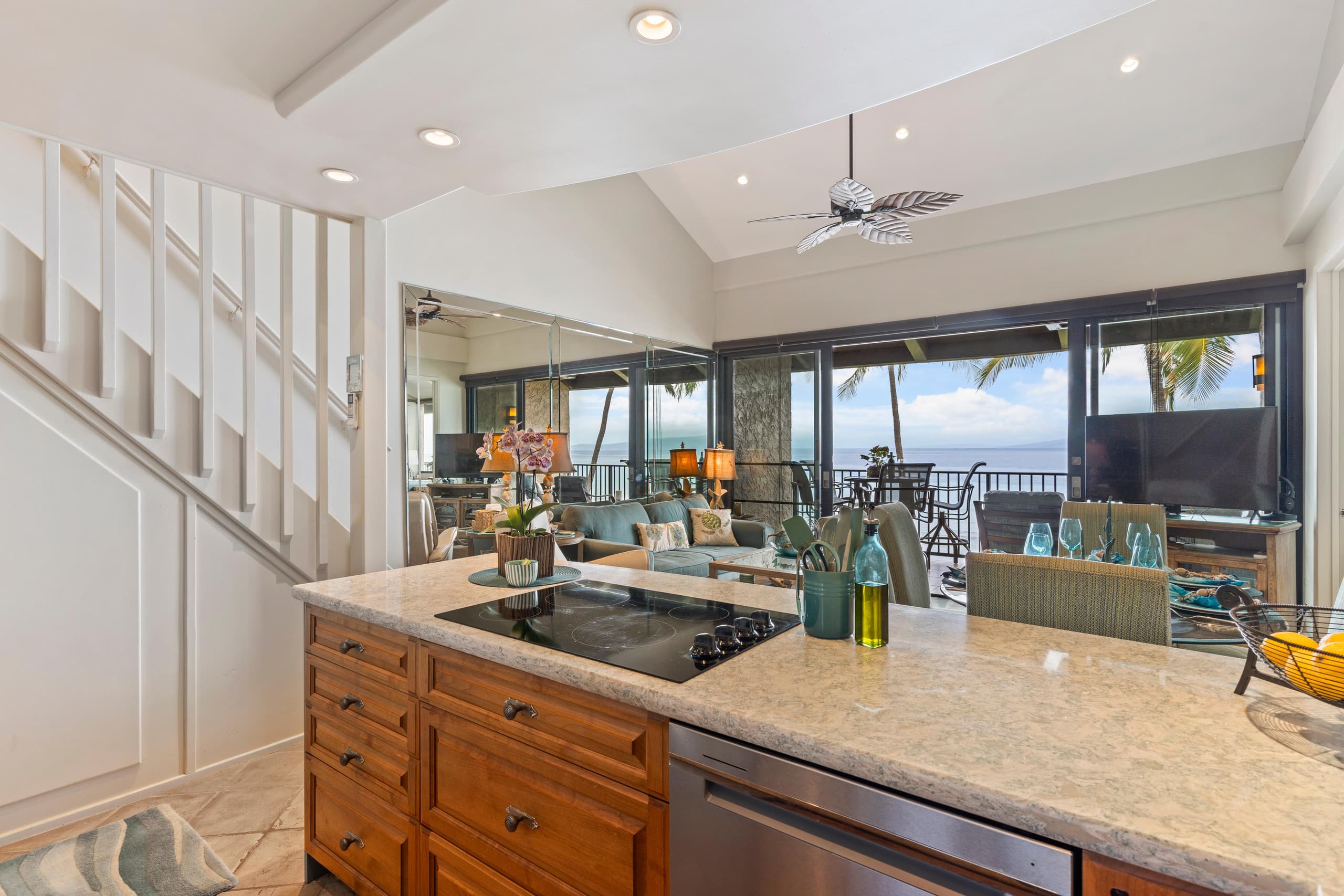 Condo in Lahaina · ★4.7 · 3 bedrooms · 4 beds · 2 baths - Image 11