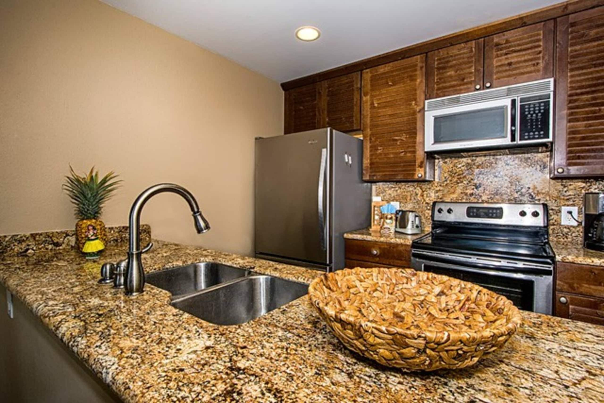 Condo in Kailua-Kona · ★4.89 · 2 bedrooms · 4 beds · 2 baths - Image 19