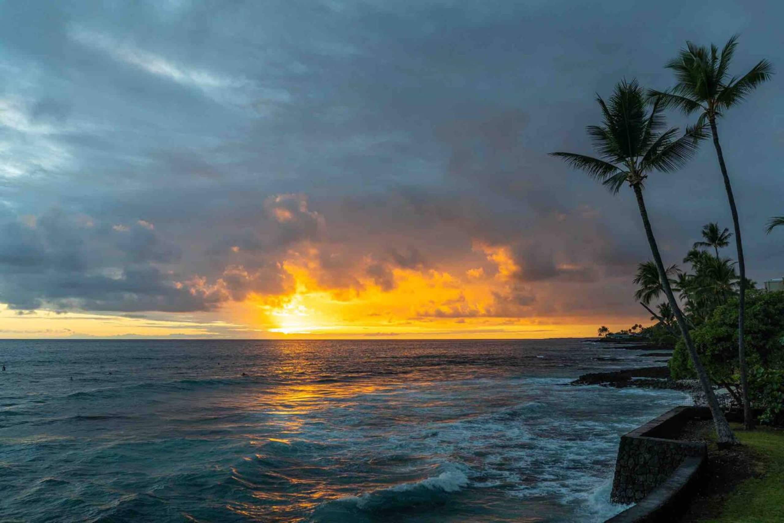Condo in Kailua-Kona · ★4.89 · 2 bedrooms · 4 beds · 2 baths - Image 5