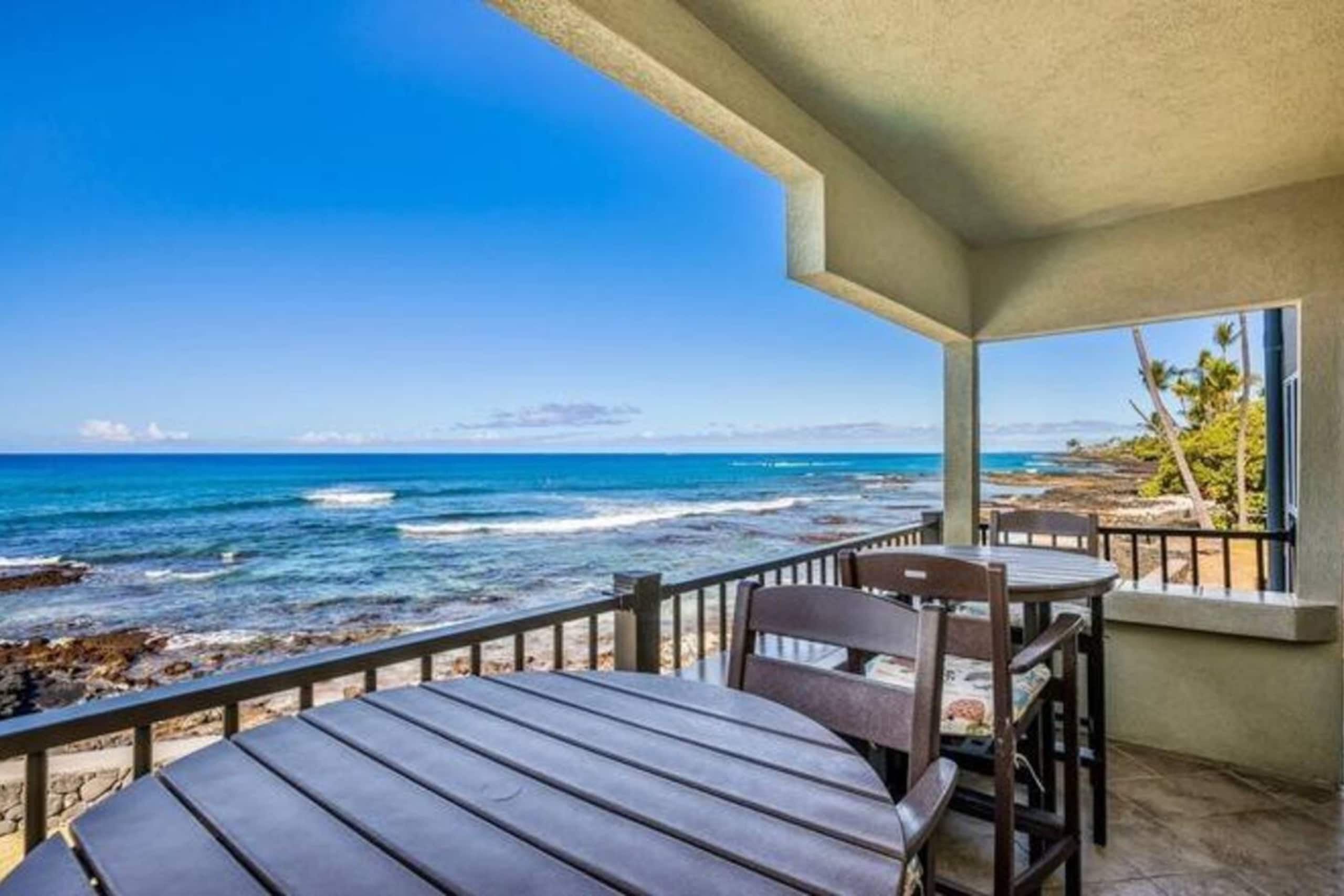 Condo in Kailua-Kona · ★4.89 · 2 bedrooms · 4 beds · 2 baths - Image 10