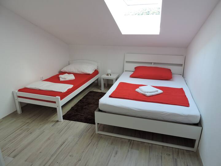 Спална соба 2, површина: 10 м²