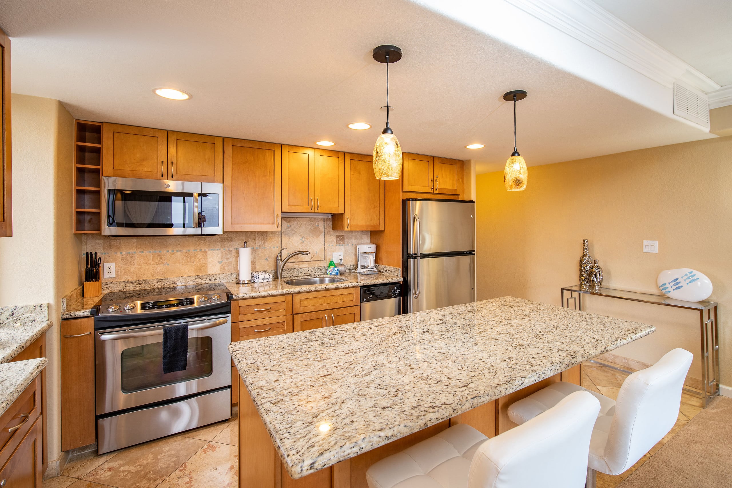 Condo in Lahaina · ★4.81 · 1 bedroom · 2 beds · 1 bath - Image 3
