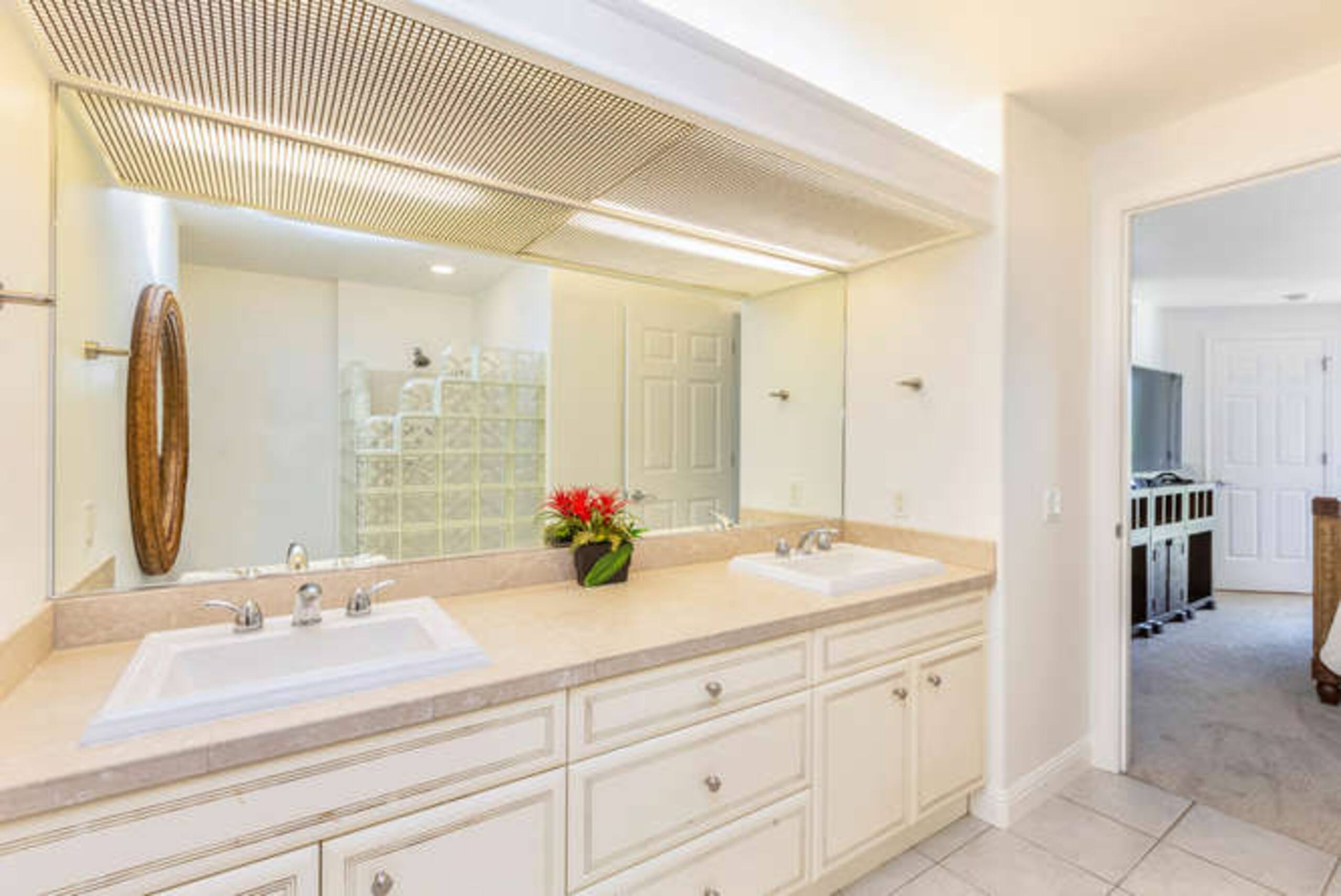 Luxury Gated Community in Princeville Resort - Photo 23