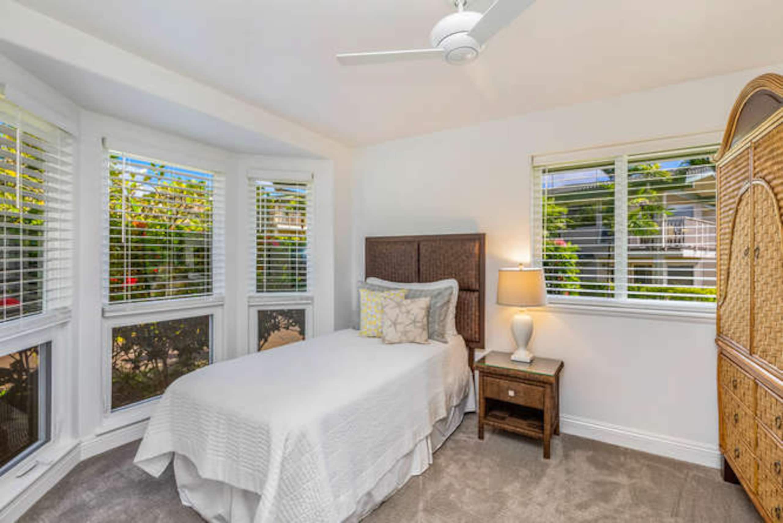 Luxury Gated Community in Princeville Resort - Photo 32