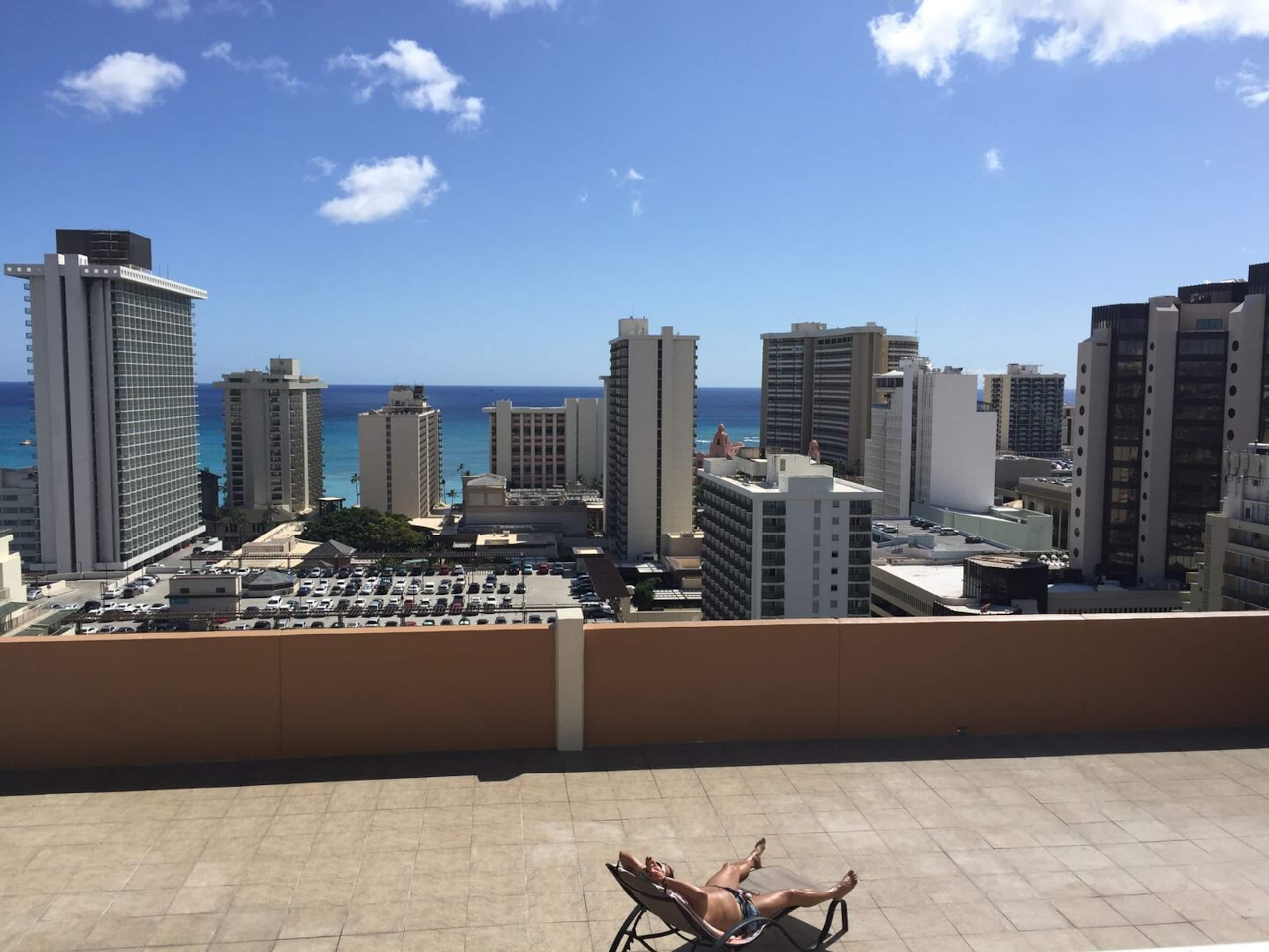 Condo in Honolulu · ★4.61 · 1 bedroom · 2 beds · 1 bath - Image 11
