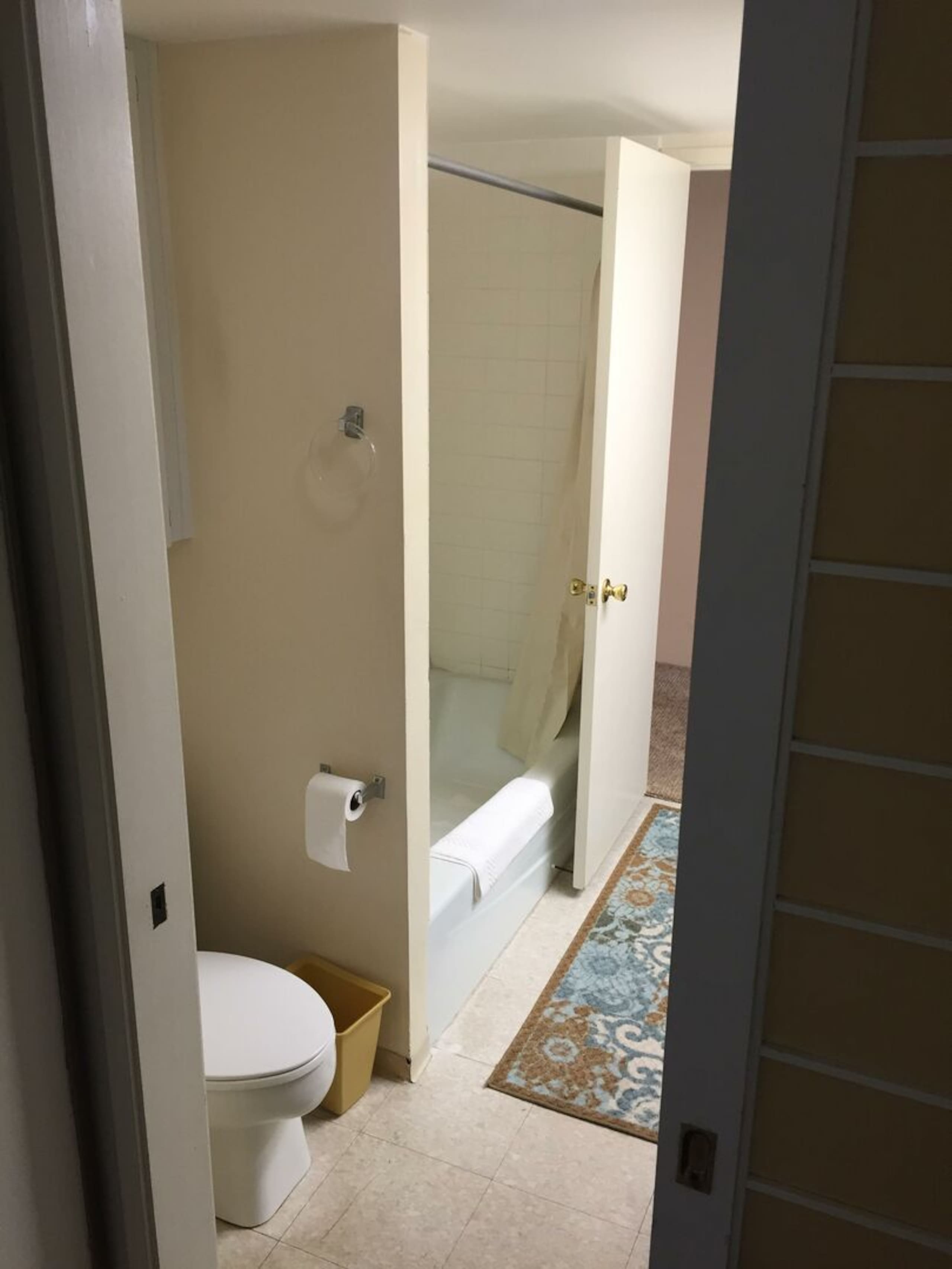 Condo in Honolulu · ★4.61 · 1 bedroom · 2 beds · 1 bath - Image 5