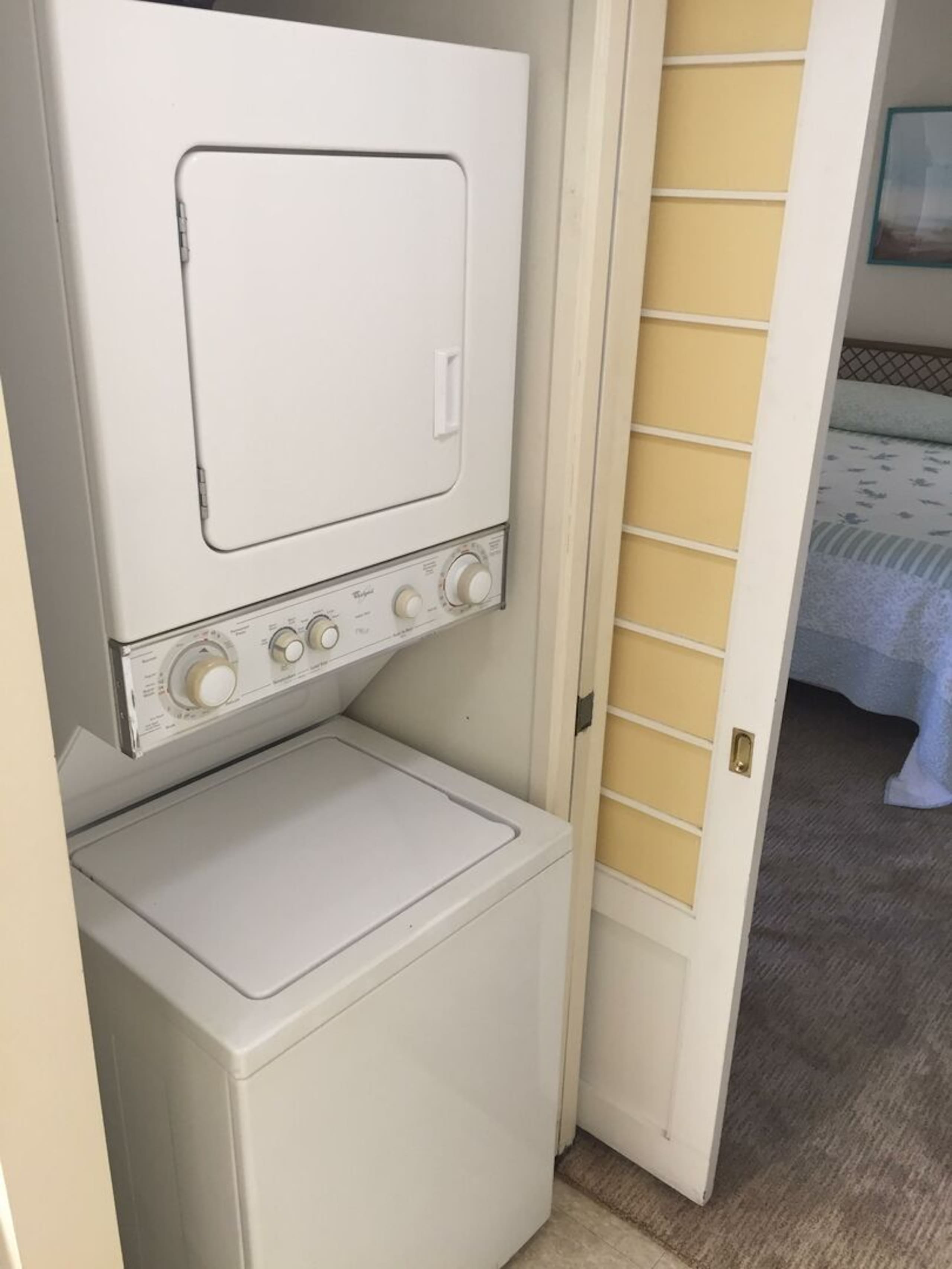 Condo in Honolulu · ★4.61 · 1 bedroom · 2 beds · 1 bath - Image 7