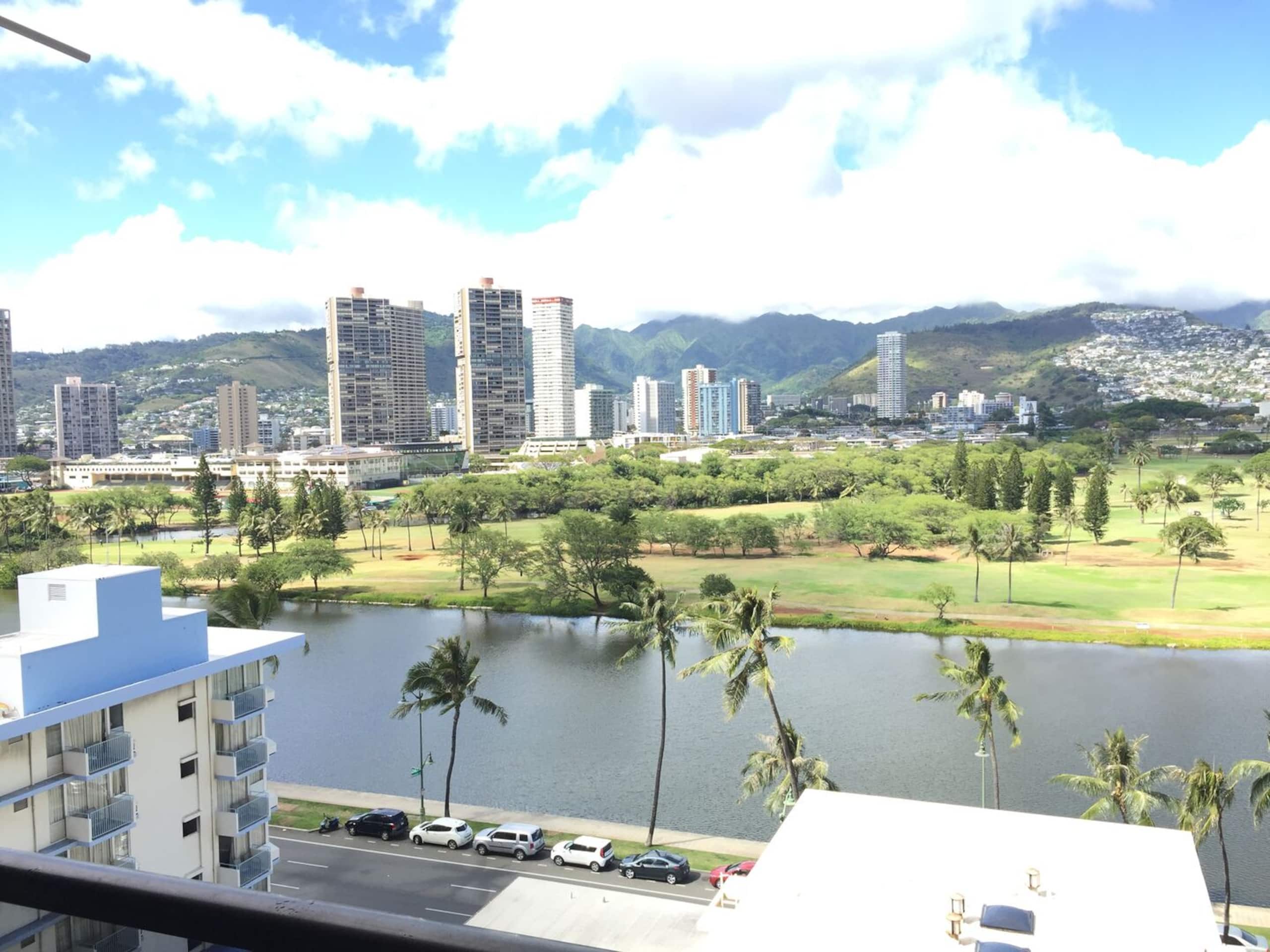 Condo in Honolulu · ★4.61 · 1 bedroom · 2 beds · 1 bath - Image 6