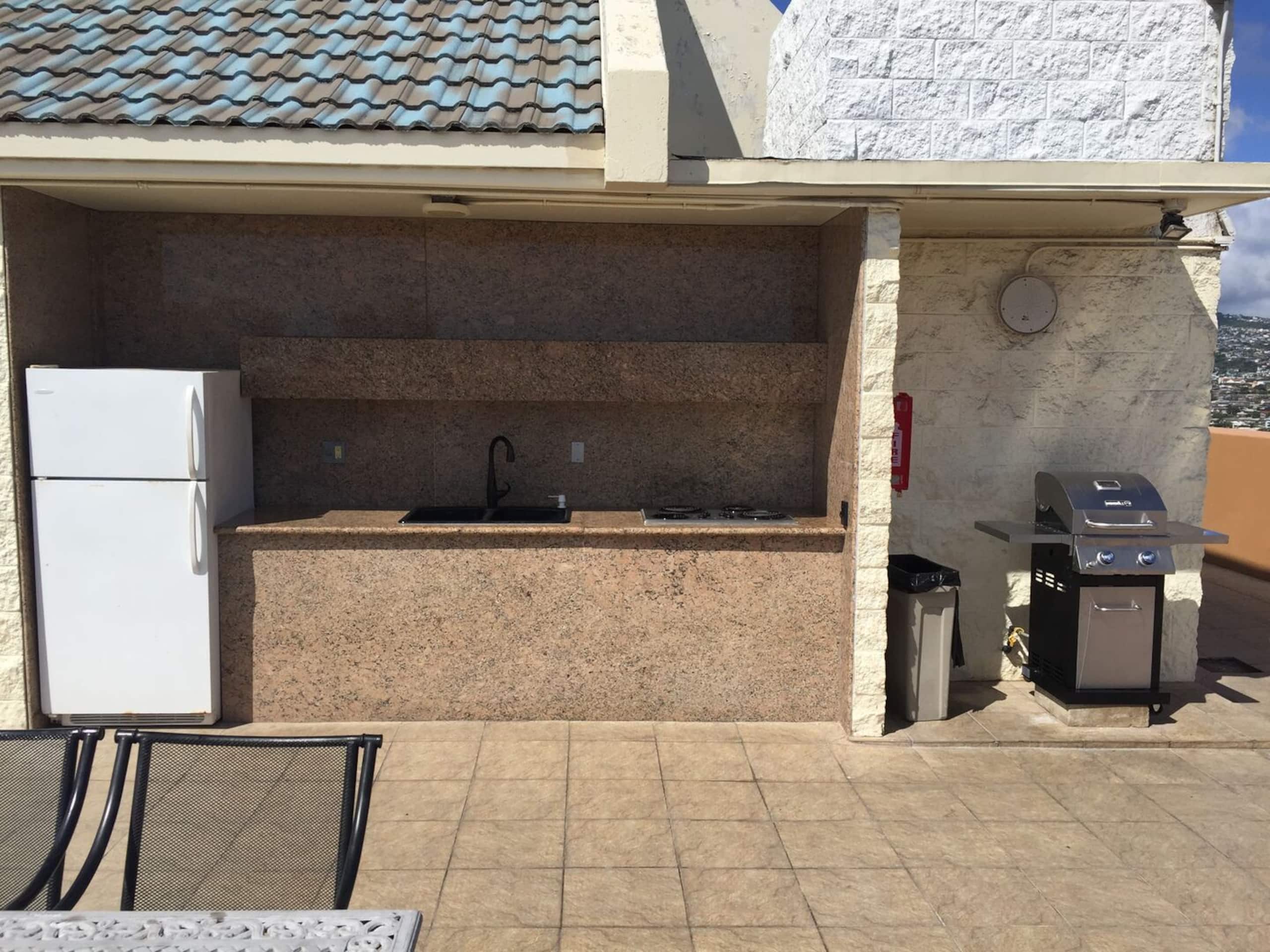 Condo in Honolulu · ★4.61 · 1 bedroom · 2 beds · 1 bath - Image 10