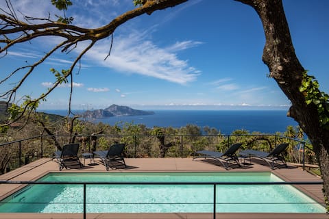 Villa Aprea: Capri Views,  Heated Pool & Concierge