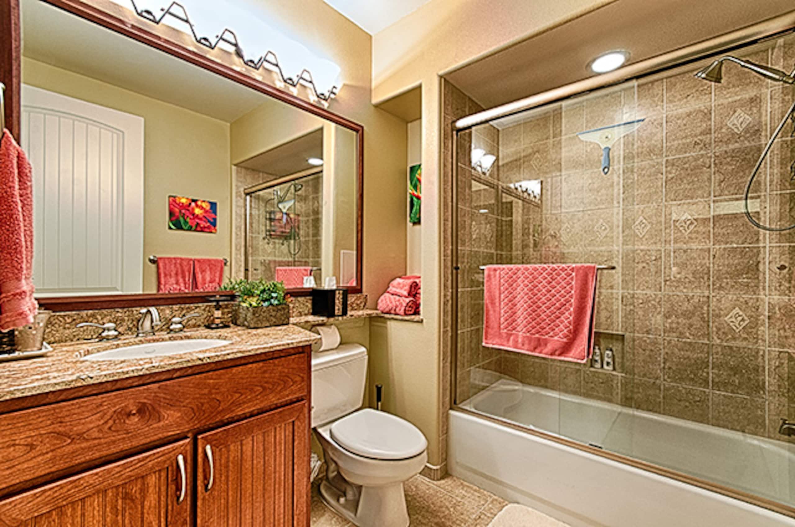 Luxury 2BR/2BA penthouse, Walk to beach - Photo 19