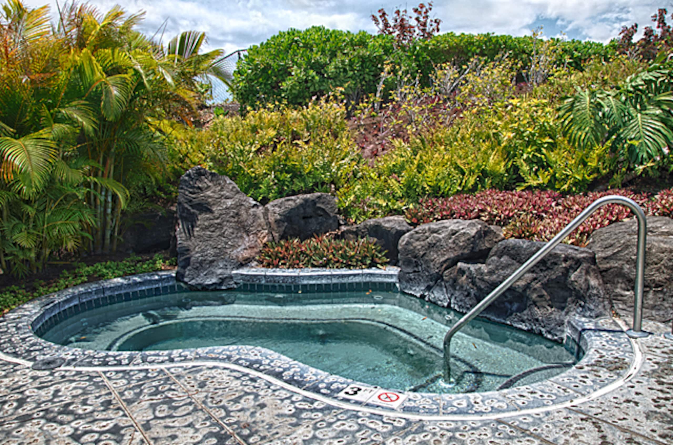 Luxury 2BR/2BA penthouse, Walk to beach - Photo 6