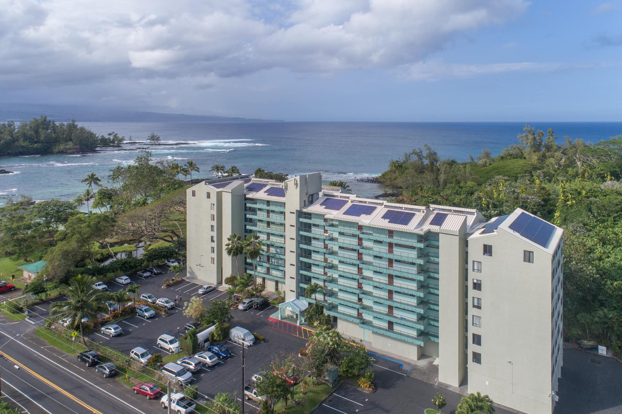 Condo in Hilo · ★4.24 · 2 bedrooms · 3 beds · 1 bath - Image 1