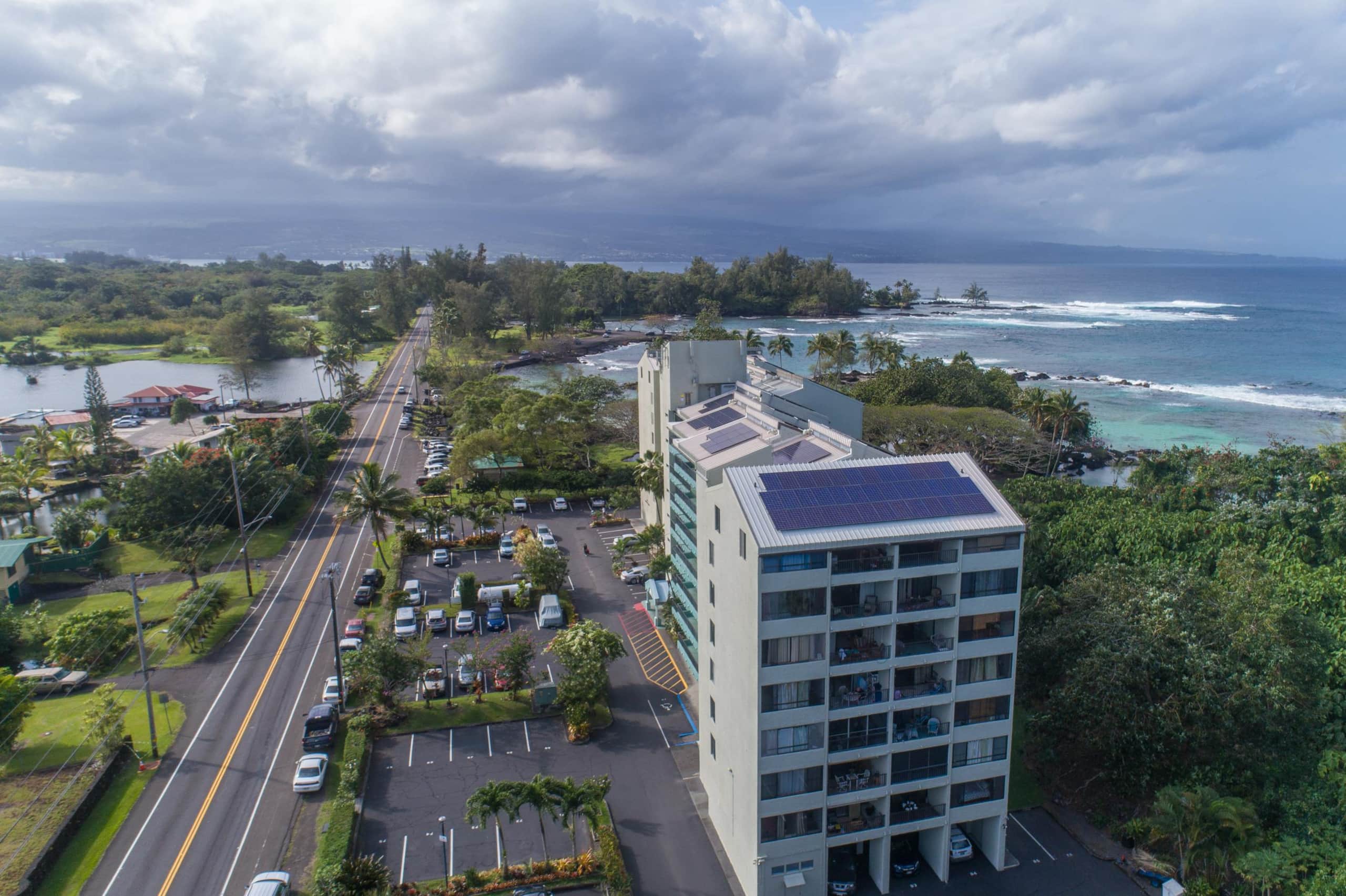 Condo in Hilo · ★4.24 · 2 bedrooms · 3 beds · 1 bath - Image 25