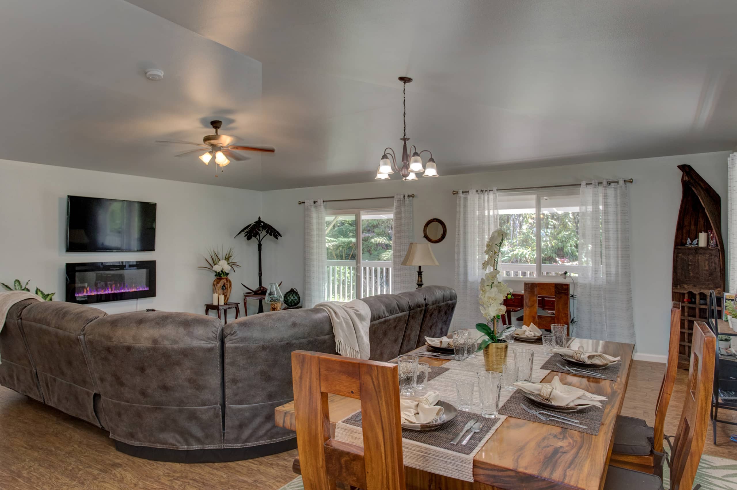Home in Mountain View · ★4.89 · 3 bedrooms · 3 beds · 2 shared baths - Image 1