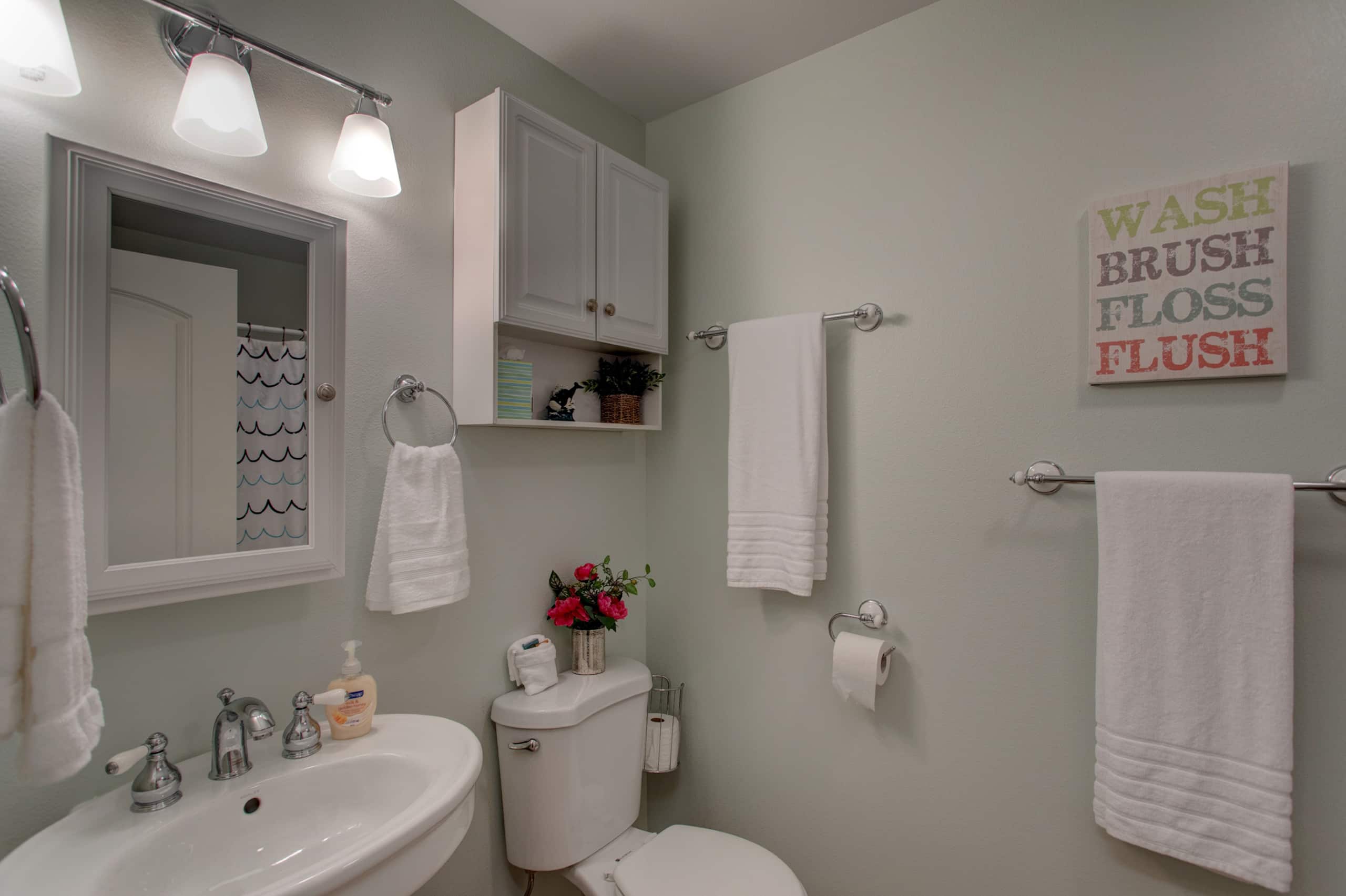 Home in Mountain View · ★4.89 · 3 bedrooms · 3 beds · 2 shared baths - Image 35