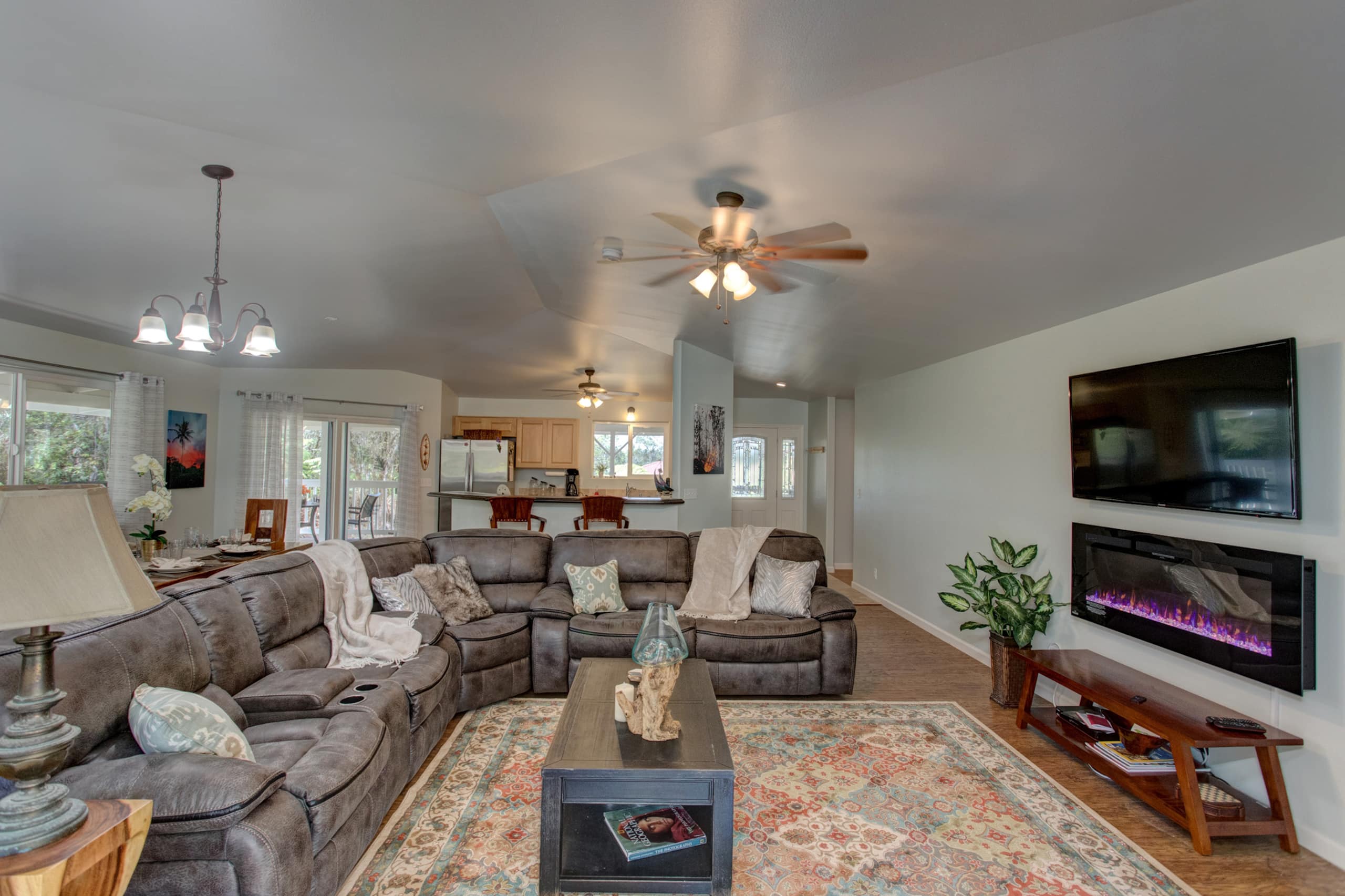 Home in Mountain View · ★4.89 · 3 bedrooms · 3 beds · 2 shared baths - Image 19