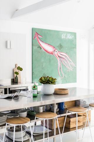 The Beach House, Pool, Tennis Court, Location! gallery image 2