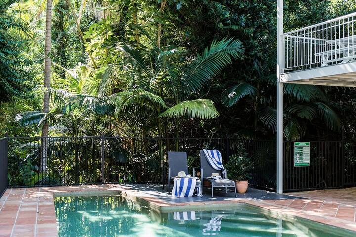 The Beach House, Pool, Tennis Court, Location! gallery image 4